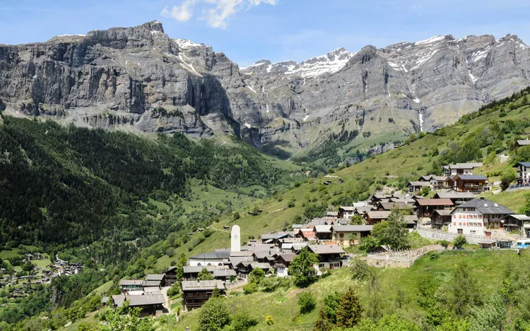 Discover How This Stunning Swiss Alps Town Pays You to Relocate