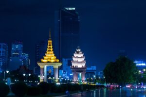 Phnom-Penh-at-night-iBestTravel