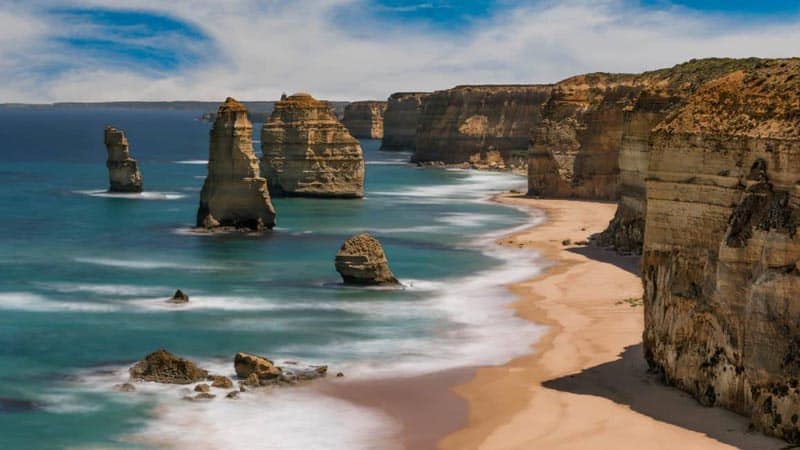 Discover the Great Ocean Walk: Stunning Views of the Twelve Apostles