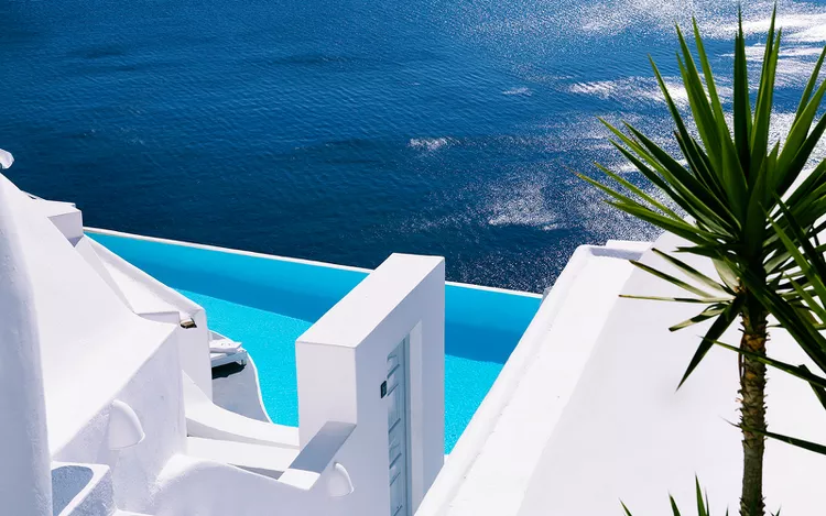 Top-Rated Resort Hotels in Greece: Reader Favorites 2025