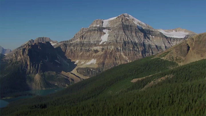 Experience the Breathtaking Glass-Domed Train Journey Through the Canadian Rockies (Video)