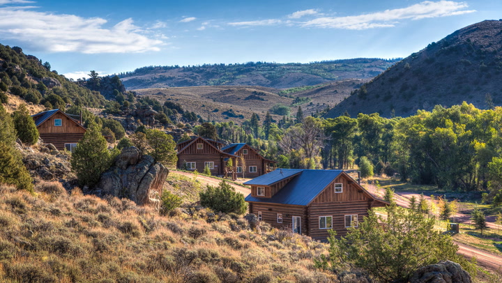 Top 15 Must-Visit Resort Hotels in the Western USA for 2025